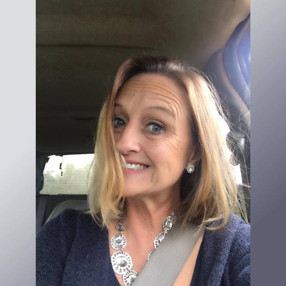 Meet your Posher, Terri - Picture 1 of 1